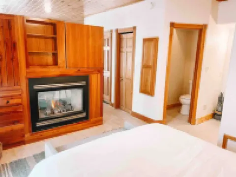 Private Forest Retreat | Ruidoso Couples Escape