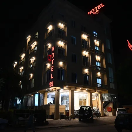 Hotel 99