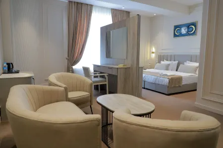 Emily Grand Palace hotel