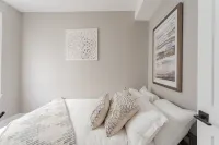 Warm|Cozy|Lovely|1BR|Lincoln Sq.| VK Wholesale 주변 호텔
