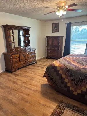 Spacious 5-bedroom house with A/C near a couple of national parks Hotels near حديقة كهوف كارلسباد الوطنية