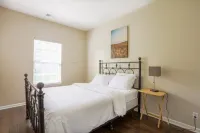 Olathe Sleeping Beauty 3Bdr and 2 Baths. Long Stay