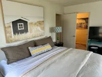 Charming 2-bedroom townhome with sweeping bay views in Dewey Beach - 4-Star
