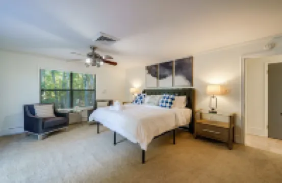 Lake Front Mountain View w/ 6 King beds