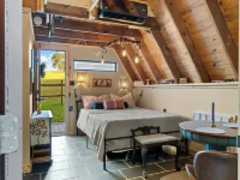 Tiny House at Wishing Creek Hotels in Vance County