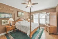 BEE in BRENHAM Holiday Cottage - Premium location walking distance to downtown 옐로 피버 묘지 주변 호텔