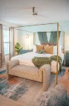 Pickleball, Heated Pool, Hot Tub, Golf & Games, Near Beaches