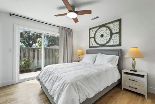 TVs in living and master, private yard and high-speed Wi-Fi.
