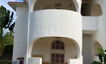 Captivating 1-Bed Apartment, with a Nice Garden