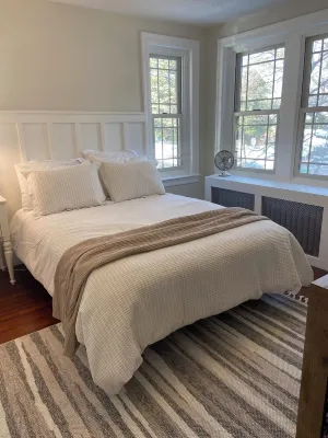 Stylish Home Steps from Penn Ave - Updated Retreat