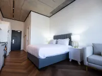 Bridgewater One by Smart City Stays Hotels in Century City