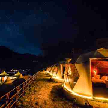 Night in Paradise Hotel Exterior