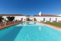 Cenoura-Brava Villas & Suites. Hotels in Canaviais
