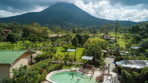 Hotel & Hot Springs Sueño Dorado