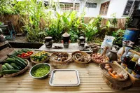 Patan Lanna Homestay Hotels near Wat Pa Yang (Wat San Pra Chao Deang)