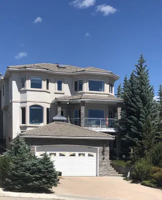 Rocky Mountain View Bed & Breakfast Hotels in Cochrane