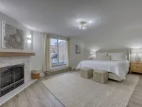 Central Luxury 3-Level Home - Rooftop + Garage Hotels in Lancaster