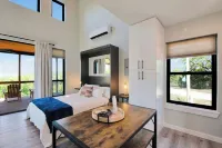 Brand New! Lofted Lookout - gorgeous views near Turner Falls