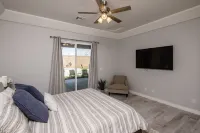 Beautiful Modern Home with Amazing Backyard in the Heart of Lake Havasu