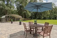 NEW Farmhouse! Hot tub, Fire Pit & Yard Games Hotels near Clay County Fairgrounds