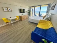 NEW Ocean Front King Bed Studio in Daytona Beach