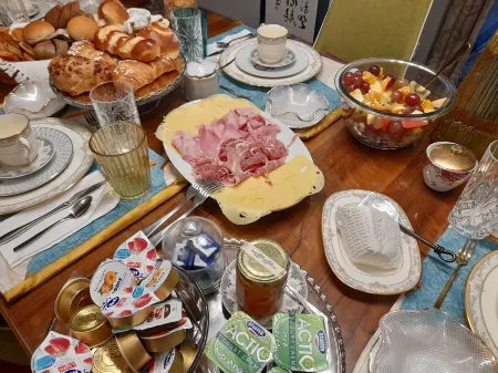 Guest House 73 Отели рядом с достопримечательностью «Cagliari International Container Terminal CICT»