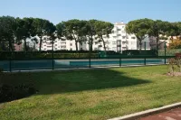 Beachfront Apartment, 180° Seaviews, huge pool- 5 km to Nice