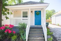 Steps Away Downtown Douthit Greenville Getaway!