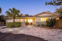 5 Min 2 Beach ~ Free HTD Pool ~ Near Trail & Golf