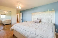 Sea La Vie - Beachside 2 Bedrooms Unit #4, with ocean views Các khách sạn gần The Hole