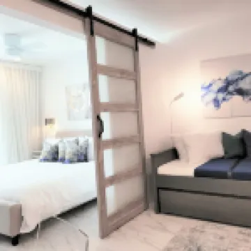 LUX! Jr ONE BD AT ESJ TOWERS, VIEW,LOCATION,SO CHIC!