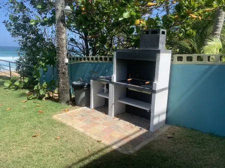 Escape to Beach Paradise & Light House -The Best for Families & Great for Events Отели в г. Аресибо