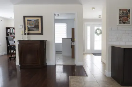 Charme Montagnais Près du Mont Sutton Отели в г. Сютон