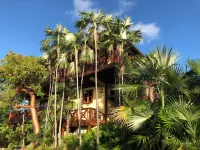 Fun luxury water front w/ dock & free wifi on private 8 acre peninsular estate Hotels in 