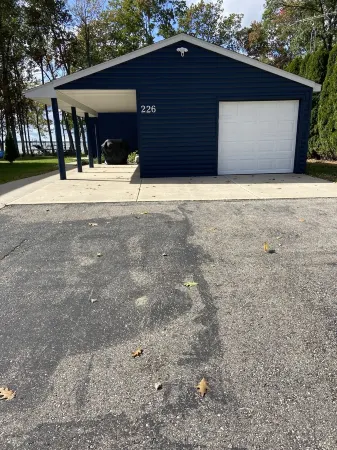 Six Bedroom Lakefront Home on Houghton Lake