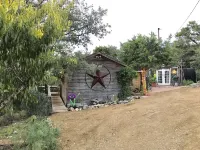 Serenity Hill B n B - Private Country Cottage on the Scenic Devils Backbone