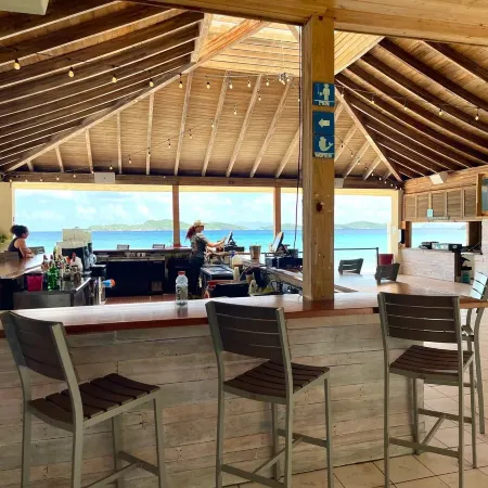 The Lost Crab at Sapphire - End Unit. Newly  Renovated. Easy Access to Beach