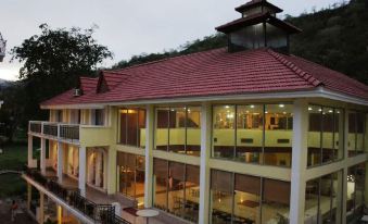 Riverside Resorts