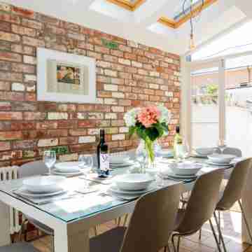 Stroll To The City Centre In From Chic Refurbished Townhouse Dining/Meeting Rooms