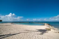 Recent Renovated Apartment in Seven Mile Beach