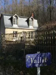 Cottage in the quiet countryside edge of Cherval Chenonceau