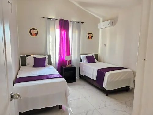 Chillax Portmore. Centrally located, beaches and  restaurants close by.