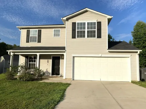 NEW!!!! Luxury 3 bedroom home- 8 mins from downtown Spartanburg