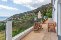 Casa Bianca, Magnificent views of the sea and mountains