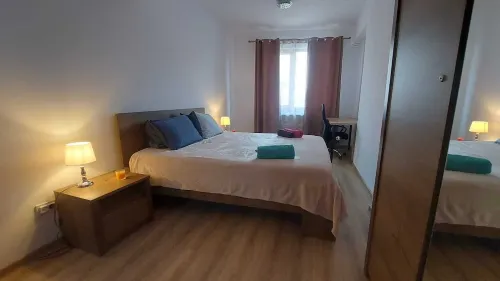 Ultra Central, furnished and Spacious with 3 double beds and 1 Balcony