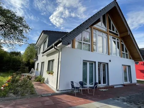 90 m2 family apartment in a new villa 16km from Berlin center with up to 3 beds Hotels in Ahrensfelde