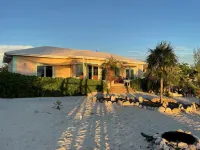 New Private Pool, Private Beach and Flat, Private House, what else do you need? Hôtels à : 