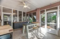 SERENITY SHORES Private Luxury 5-Level Tropical Oasis, Pool, Steps to Beach