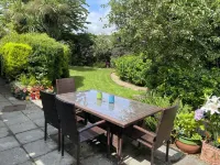 Lovely cottage, log fire & garden close to Charmouth beach on the Jurassic Coast
