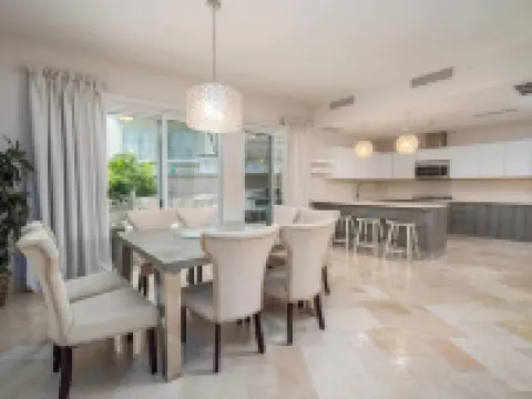 Majestic 3 Bedroom apartment and private pool!